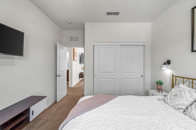 1400 Shoreline Drive, Madera, CA 93637