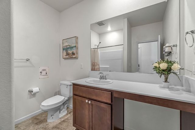 1400 Shoreline Drive, Madera, CA 93637