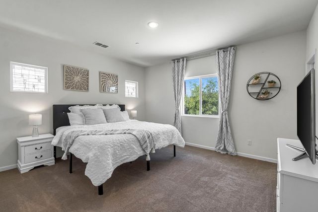 1400 Shoreline Drive, Madera, CA 93637
