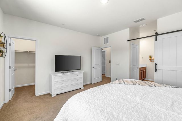 1400 Shoreline Drive, Madera, CA 93637