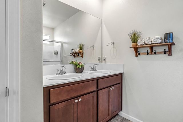 1400 Shoreline Drive, Madera, CA 93637
