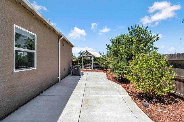 1400 Shoreline Drive, Madera, CA 93637