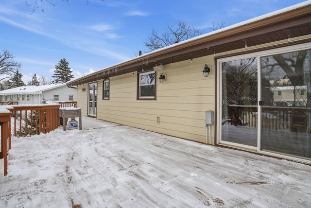 1107 Welcome Avenue N, Golden Valley, MN 55422