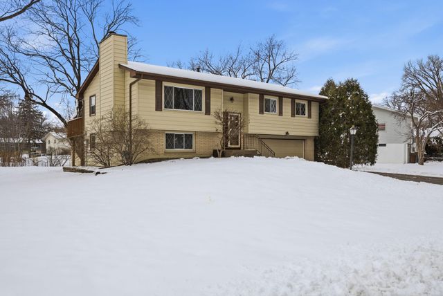 1107 Welcome Avenue N, Golden Valley, MN 55422