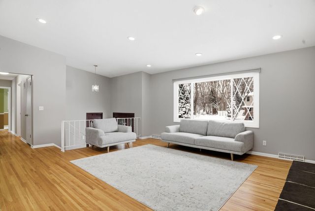 1107 Welcome Avenue N, Golden Valley, MN 55422