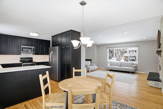 1107 Welcome Avenue N, Golden Valley, MN 55422