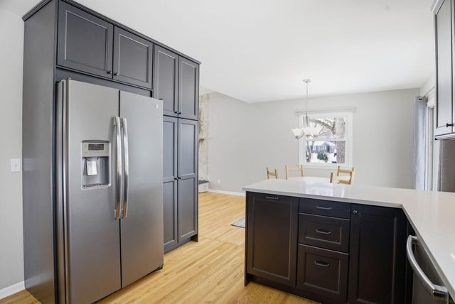 1107 Welcome Avenue N, Golden Valley, MN 55422