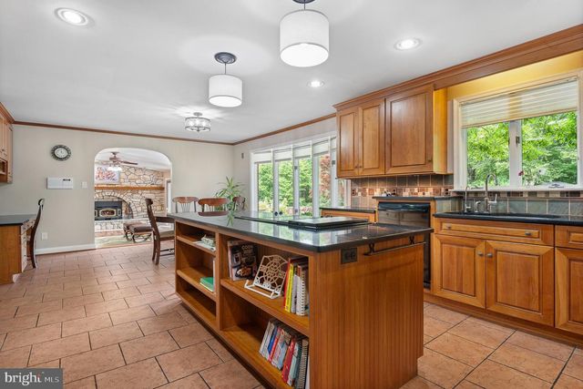 916 UPPER PINDELL RD, Lothian, MD 20711