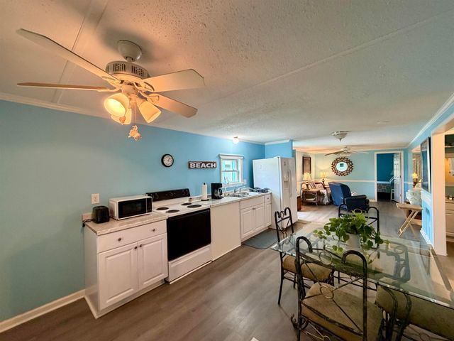 276 Flamingo Ct., Surfside Beach, SC 29575