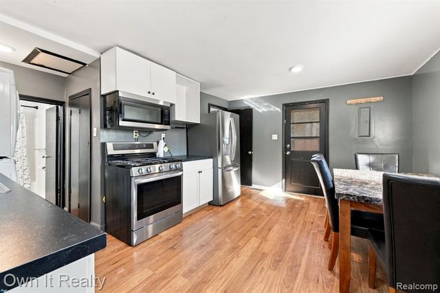 21651 Jacksonville Street, Farmington Hills, MI 48336