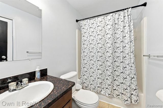 21651 Jacksonville Street, Farmington Hills, MI 48336