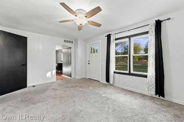 21651 Jacksonville Street, Farmington Hills, MI 48336