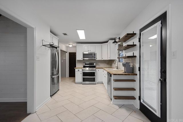 3712 Hazelwood Drive, Benton, AR 72015