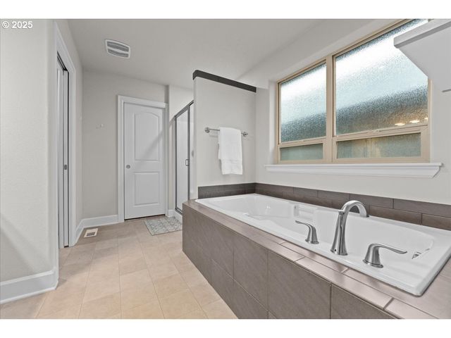 10911 Sw BARBER St, Wilsonville, OR 97070