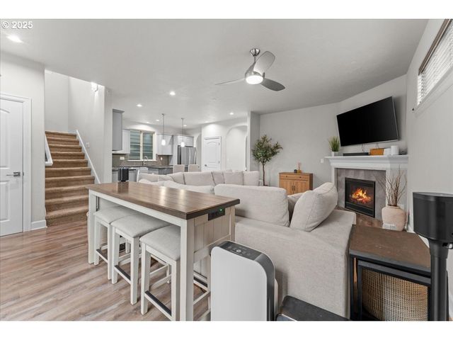 10911 Sw BARBER St, Wilsonville, OR 97070