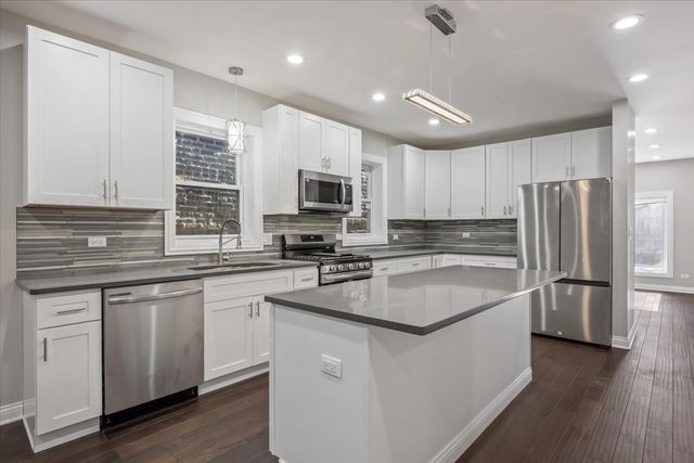 2922 W Polk Street, Chicago, IL 60612