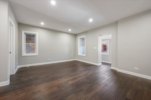 2922 W Polk Street, Chicago, IL 60612