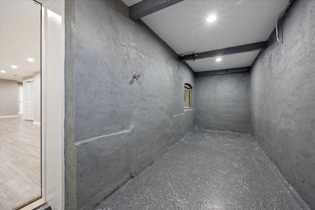 2922 W Polk Street, Chicago, IL 60612