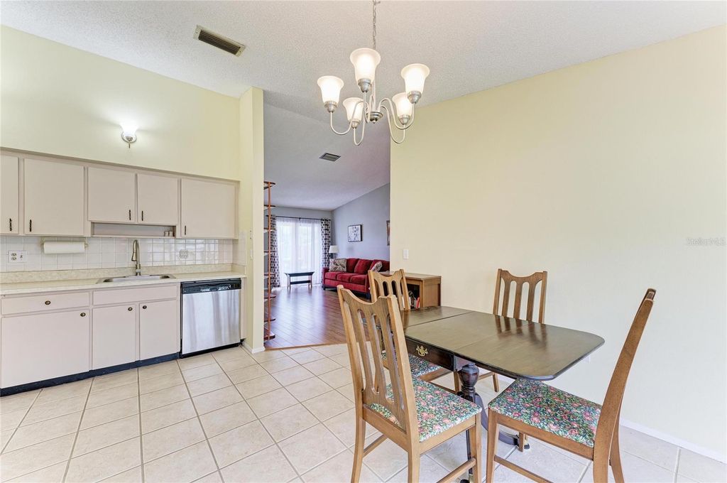 Image 11 of property listing at 3403 36TH STREET W 109, Bradenton, FL 34205