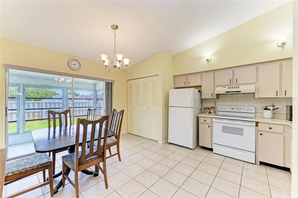 Image 8 of property listing at 3403 36TH STREET W 109, Bradenton, FL 34205