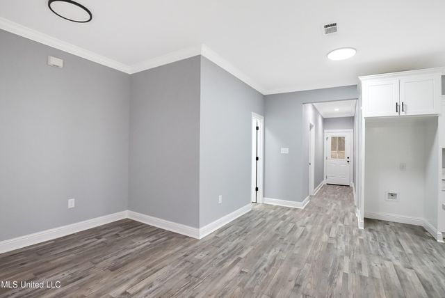 1906 Kingslea Drive, Gautier, MS 39553