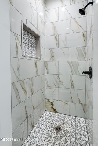 1906 Kingslea Drive, Gautier, MS 39553