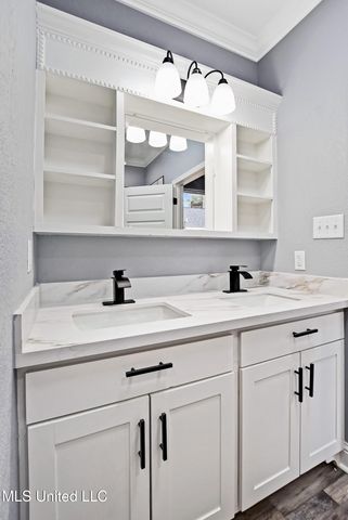 1906 Kingslea Drive, Gautier, MS 39553