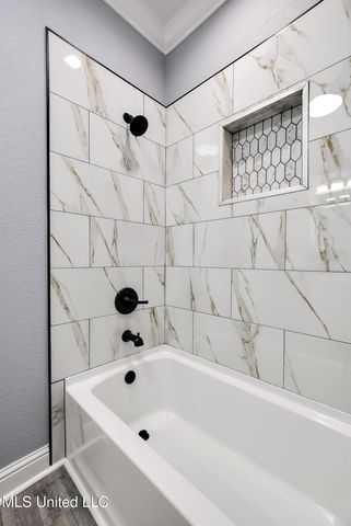 1906 Kingslea Drive, Gautier, MS 39553