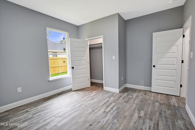 1906 Kingslea Drive, Gautier, MS 39553