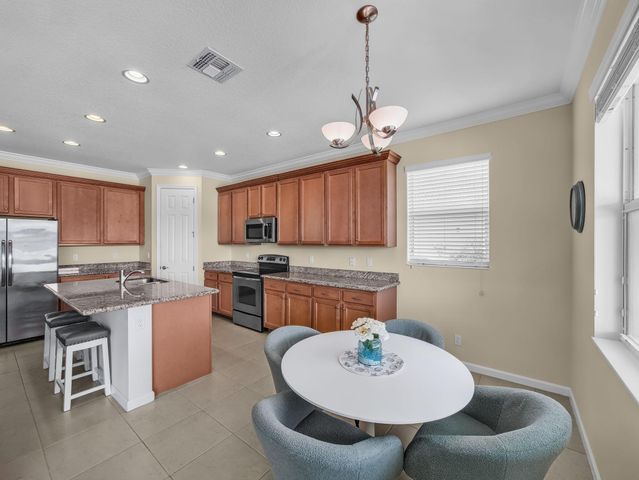 12103 SW Bennington Circle, Port St Lucie, FL 34987