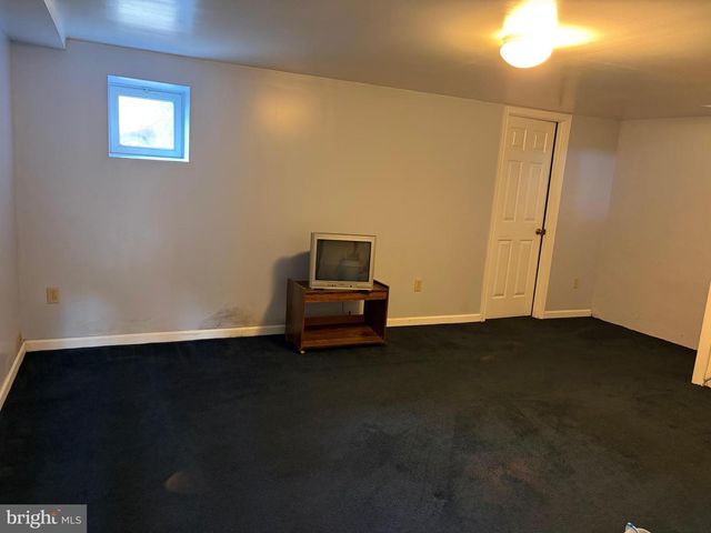 2105 PARKWYN RD, Philadelphia, PA 19131