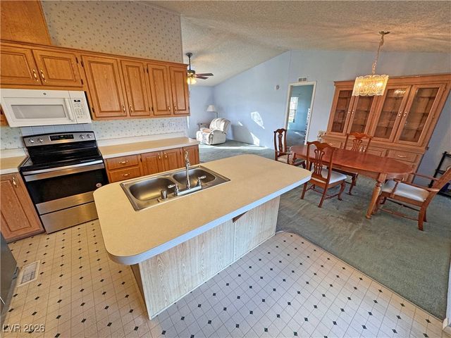 2490 Quebec Street, Pahrump, NV 89048