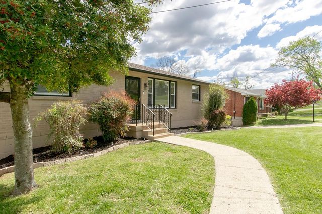 1823 Willow Springs Dr, Nashville, TN 37216