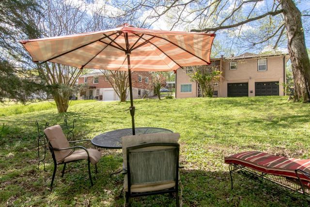 1823 Willow Springs Dr, Nashville, TN 37216