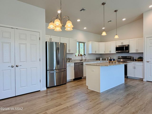 64568 E Calle Rosa Linda, Tucson, AZ 85739