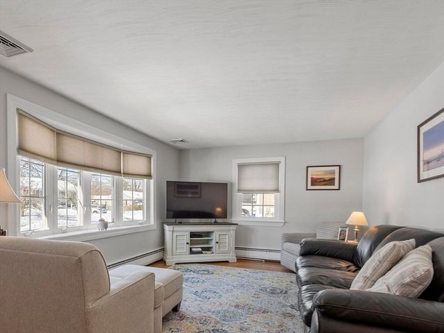 6 Starlight Avenue, Chelmsford, MA 01824