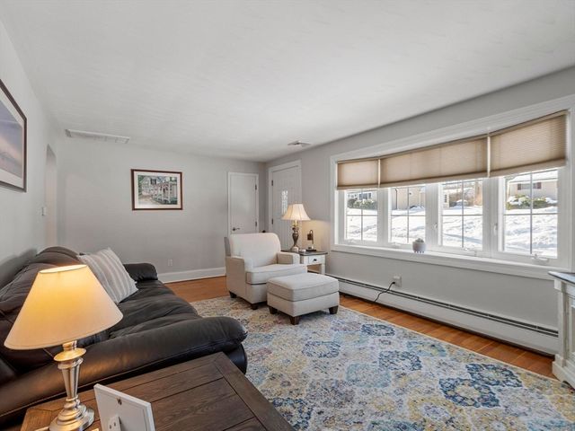 6 Starlight Avenue, Chelmsford, MA 01824