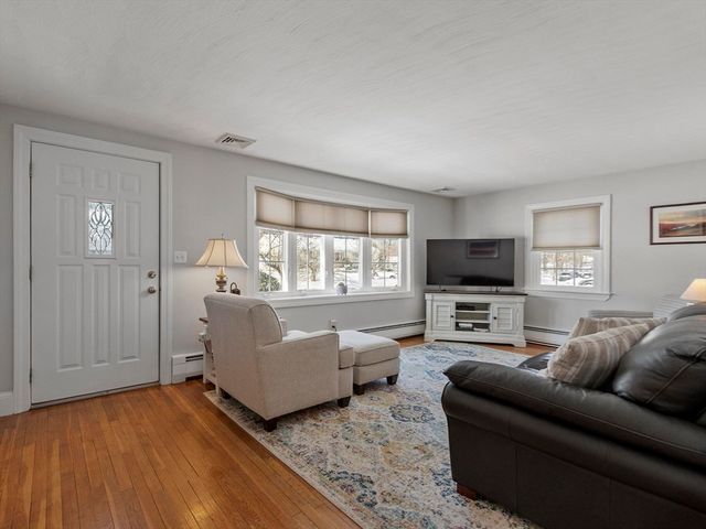 6 Starlight Avenue, Chelmsford, MA 01824