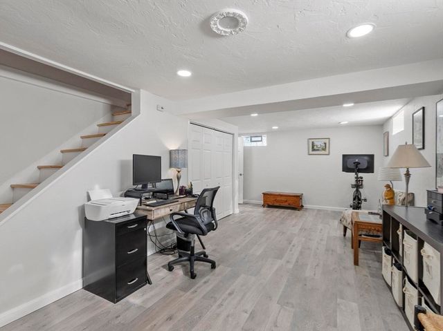 6 Starlight Avenue, Chelmsford, MA 01824