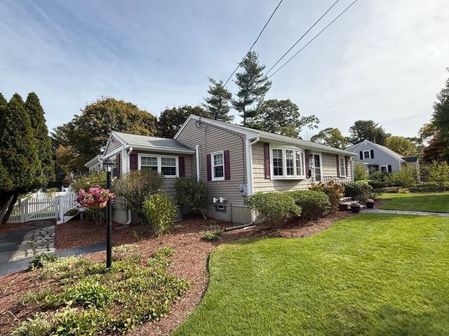 6 Starlight Avenue, Chelmsford, MA 01824