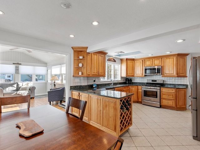 6 Starlight Avenue, Chelmsford, MA 01824