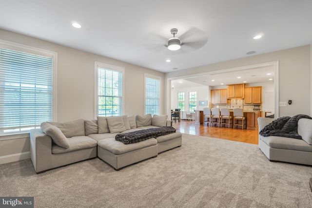 41443 CARRIAGE HORSE DR, Aldie, VA 20105