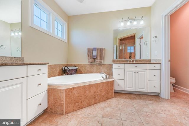 41443 CARRIAGE HORSE DR, Aldie, VA 20105