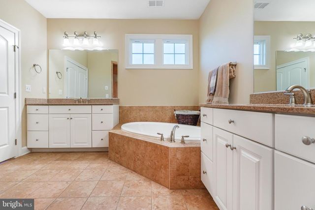 41443 CARRIAGE HORSE DR, Aldie, VA 20105