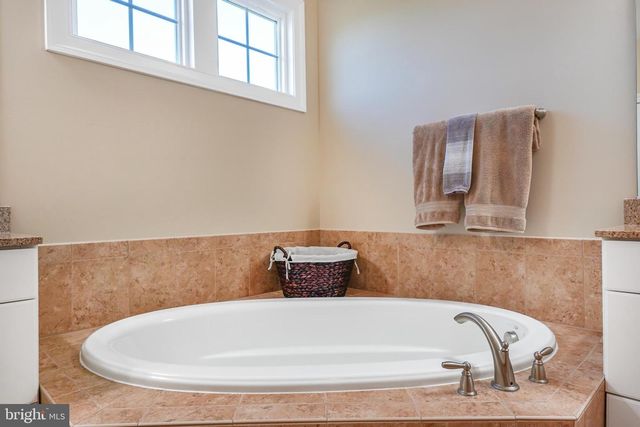 41443 CARRIAGE HORSE DR, Aldie, VA 20105