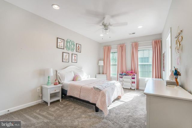 41443 CARRIAGE HORSE DR, Aldie, VA 20105