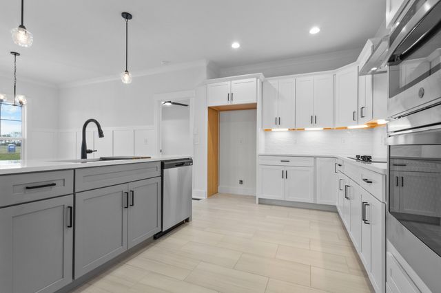 113 Aspen Pine Dr, Clarksville, TN 37043