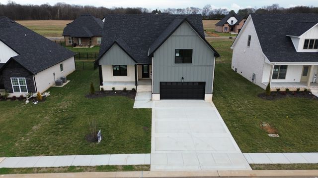 113 Aspen Pine Dr, Clarksville, TN 37043