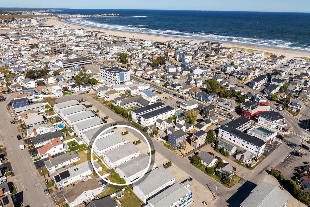 Image 3 of property listing at 18 Whitten Street B, Hampton, NH 03842