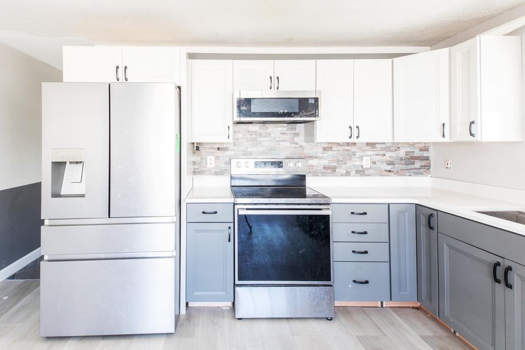 Image 5 of property listing at 18 Whitten Street B, Hampton, NH 03842